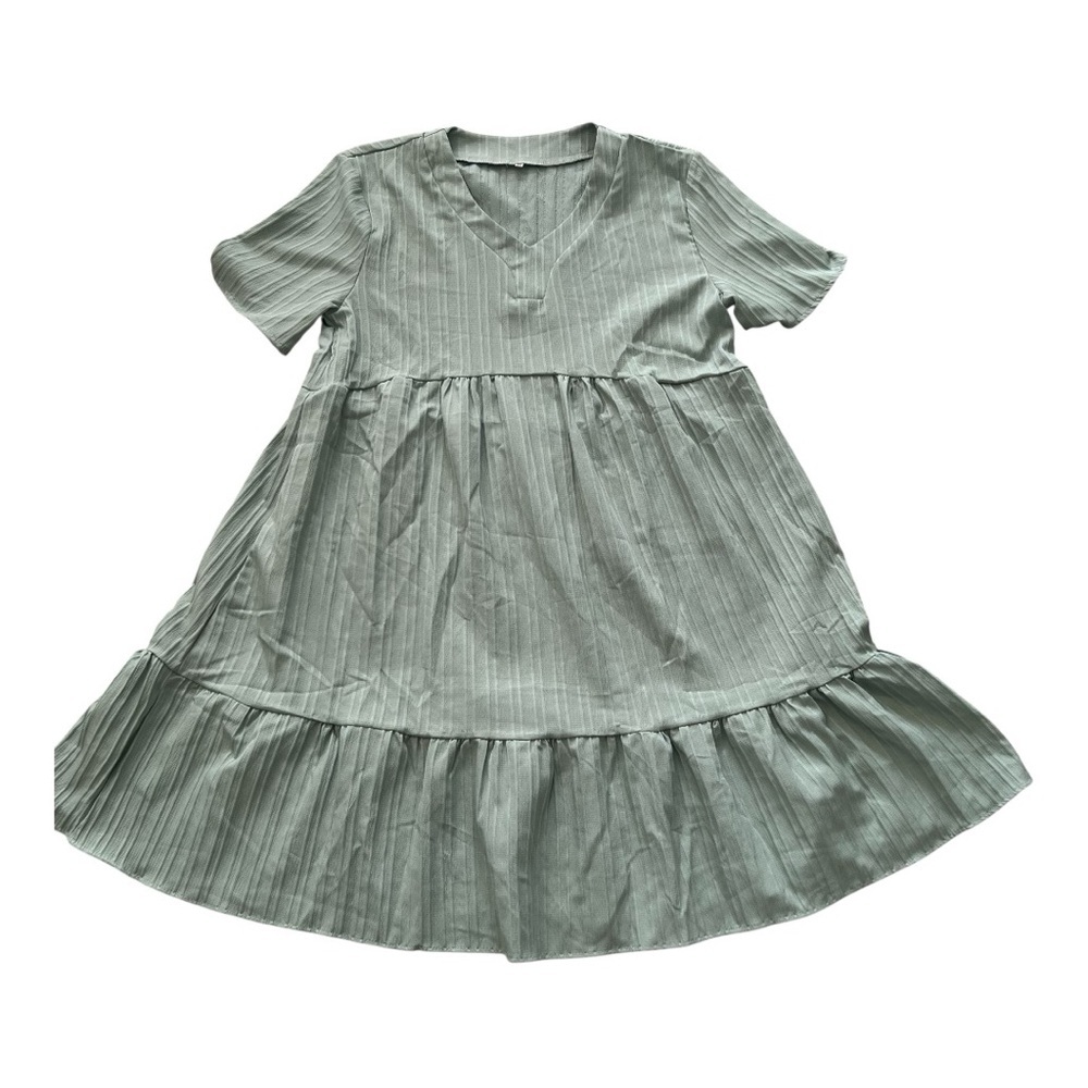 ❤️3/$15 NWOT Women's Light Green Midi V-Neck Dress- Size M